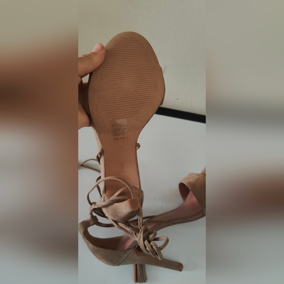 BCBGMAXAZRIA ARDENZA TASSEL  HEEL - Picture 4 of 5